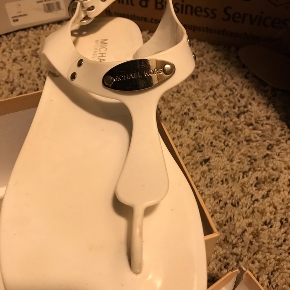 Bright white - Picture 1 of 2